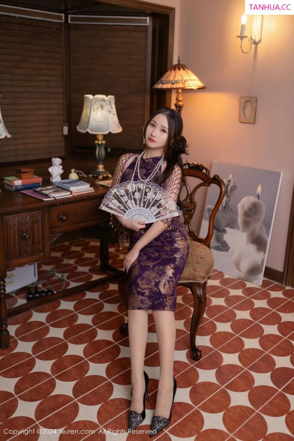[XiuRen]高清写真图 2024.11.27 No.9513 杏子Yada 丝袜美腿